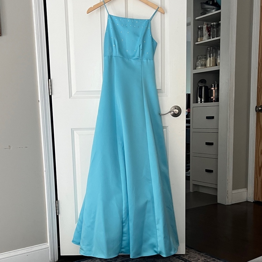 Zum Zum by Niki Livas Blue tie back rhinestone gown, bridesmaid prom Dress Sz 6